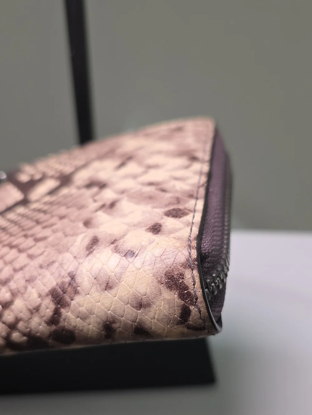 Michael Kors Tan/Brown Snake-Print Zip Around Accordian Wristlet/Wallet EUC